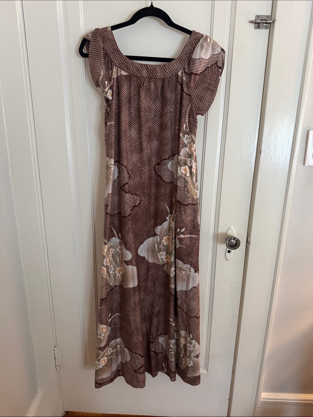 Vintage Hawaiian Floral Brown Maxi Dress with Cap Sleeves